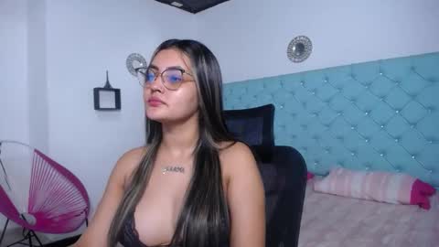 Snapshot of sofiaasexy19 chatting on April 25, 1:41 pm Sofia online show from April 25, 1:41 pm
