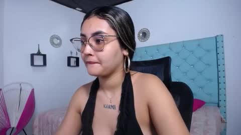 Snapshot of sofiaasexy19 chatting on April 30, 12:33 pm Sofia online show from April 30, 12:33 pm