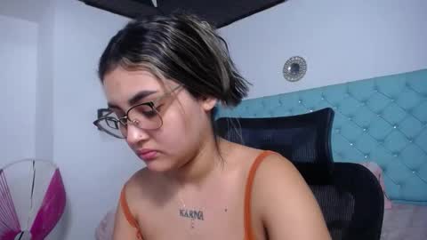 Snapshot of sofiaasexy19 chatting on May 2, 11:48 am Sofia online show from May 2, 11:48 am