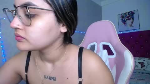 Snapshot of sofiaasexy19 chatting on May 13, 12:35 pm Sofia online show from May 13, 12:35 pm