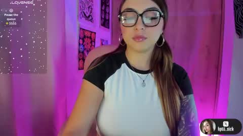 Snapshot of sofiacarti_ chatting on July 17, 4:19 am online show from July 17, 4:19 am