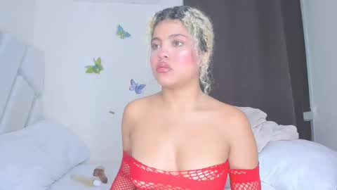 sofiacastillo01 online show from March 27, 5:56 pm