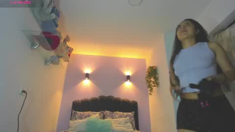 Snapshot of sofiaclaus_19 chatting on June 23, 4:32 am Sofia online show from June 23, 4:32 am