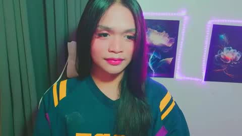 Snapshot of sofiafuckxx chatting on December 19, 4:58 pm sofiafuckxx online show from December 19, 4:58 pm