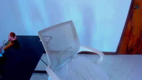 Snapshot of sofialove__ chatting on April 11, 10:58 pm sofia online show from April 11, 10:58 pm