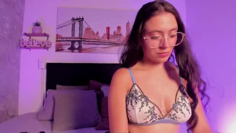 sofialujan_ online show from February 27, 12:43 am