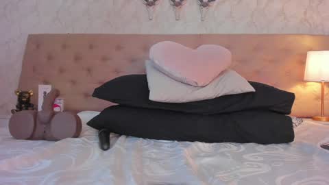 SofiaReyees online show from February 7, 4:56 pm