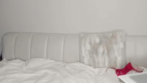 SOFIA   online show from February 14, 11:53 pm