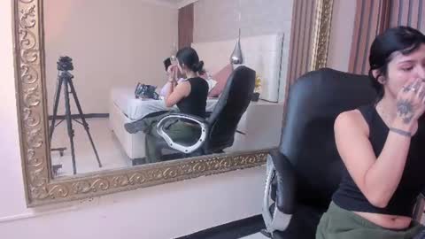 Snapshot of sofiathoompson chatting on June 28, 9:21 pm sofiathoompson online show from June 28, 9:21 pm