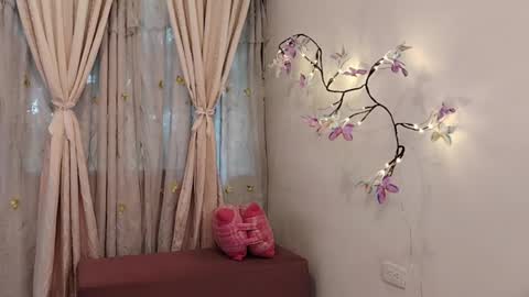 Sofi Bella online show from May 16, 8:07 pm