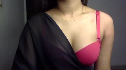 Snapshot of sofie_diva chatting on February 2, 9:45 pm divya online show from February 2, 9:45 pm