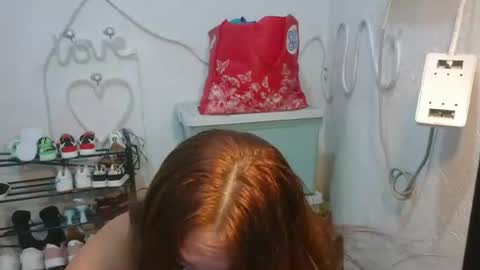 Snapshot of sofie_loorexx chatting on June 27, 12:33 pm sofie_loorexx online show from June 27, 12:33 pm