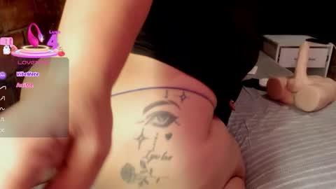 Snapshot of sofie_storm chatting on November 28, 11:02 am Vicky online show from November 28, 11:02 am