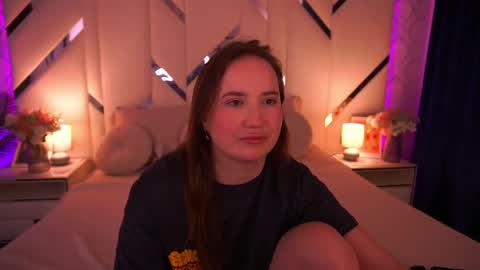 Snapshot of sofiebloom chatting on May 19, 11:11 pm Sofie online show from May 19, 11:11 pm