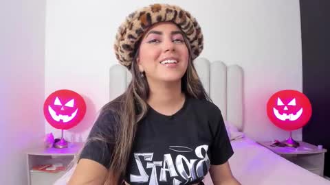 sofiebunnie online show from October 31, 1:39 am