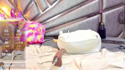 KELLY-HILL online show from March 4, 1:17 pm