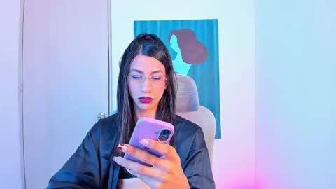 Snapshot of sofiia_grey_ chatting on April 18, 7:29 pm Sofi online show from April 18, 7:29 pm