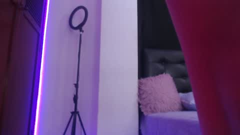   online show from December 1, 9:37 pm