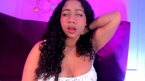 sofiifox online show from April 5, 2:42 am