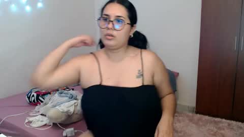 Snapshot of sofimabelnasty19 chatting on October 9, 11:36 pm sofi online show from October 9, 11:36 pm