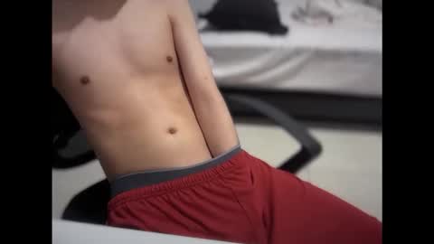 Snapshot of softedge04 chatting on February 19, 4:58 pm softedge04 online show from February 19, 4:58 pm