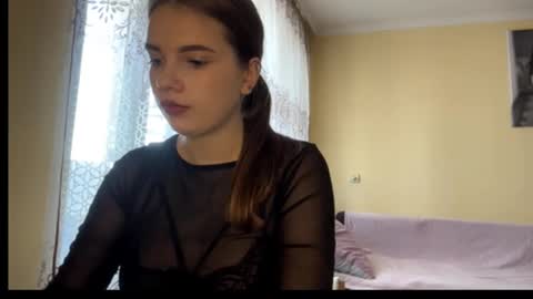 Snapshot of softiris_ chatting on January 17, 8:19 am Anna online show from January 17, 8:19 am