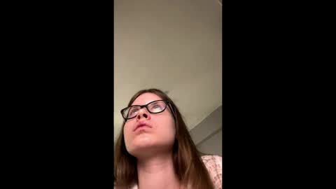 softlygirl online show from April 9, 5:51 pm