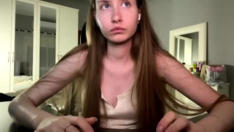 softlygirl online show from June 11, 6:17 pm