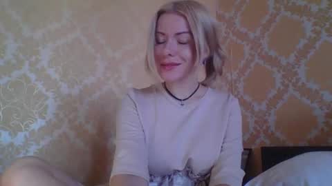 Snapshot of softy_aura chatting on July 20, 9:45 am softy_aura online show from July 20, 9:45 am