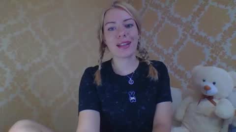 Snapshot of softy_aura chatting on July 22, 2:20 pm softy_aura online show from July 22, 2:20 pm