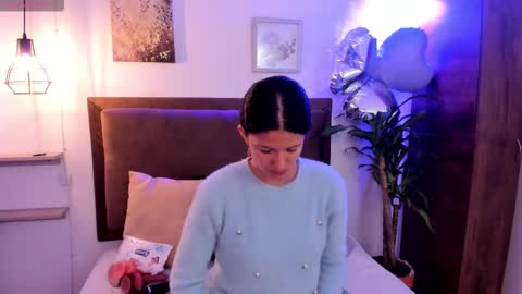 Snapshot of sofy_bonnet chatting on February 16, 11:50 am online show from February 16, 11:50 am