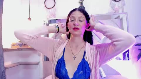 Snapshot of sofy_bonnet chatting on May 10, 1:11 am online show from May 10, 1:11 am