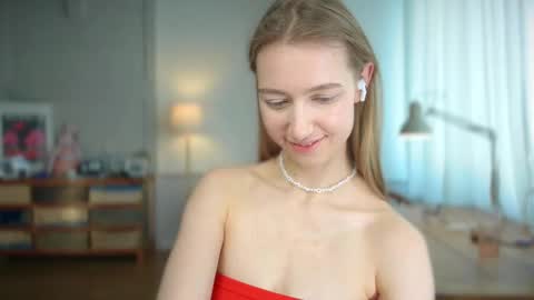 Bella online show from February 24, 2:04 pm