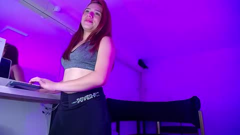 Snapshot of solara_ chatting on November 4, 8:52 pm solara online show from November 4, 8:52 pm