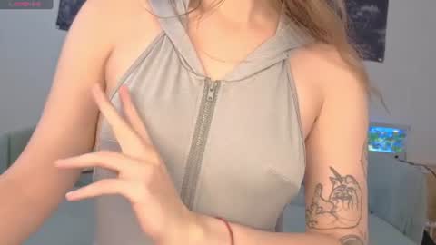 SolarAlice online show from July 8, 2:43 pm