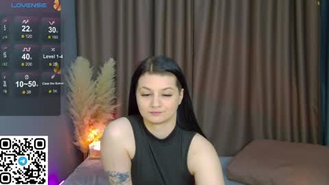 Snapshot of solazolaa chatting on April 4, 1:37 am Sonya online show from April 4, 1:37 am
