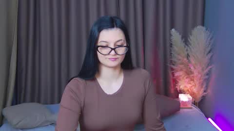 Snapshot of solazolaa chatting on April 6, 1:47 am Sonya online show from April 6, 1:47 am