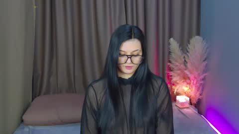 Snapshot of solazolaa chatting on April 10, 1:00 am Sonya online show from April 10, 1:00 am