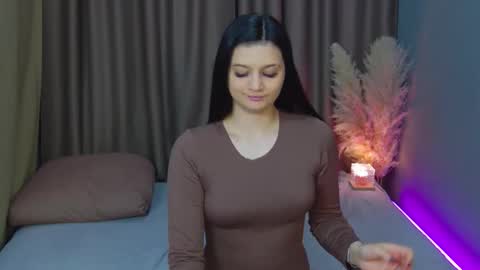 Snapshot of solazolaa chatting on April 12, 1:32 am Sonya online show from April 12, 1:32 am