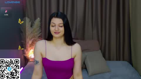 Snapshot of solazolaa chatting on April 24, 1:52 am Sonya online show from April 24, 1:52 am