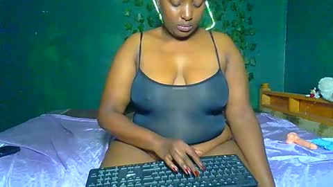 Snapshot of sollybunny chatting on May 17, 1:25 am Solly bunny online show from May 17, 1:25 am