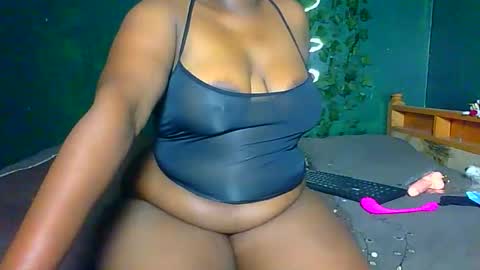 Snapshot of sollybunny chatting on June 5, 1:01 am Solly bunny online show from June 5, 1:01 am