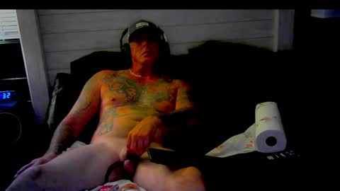 Snapshot of solodolo2020 chatting on May 16, 6:32 am I love watching beautiful women play with themselves online show from May 16, 6:32 am