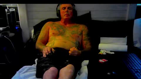 Snapshot of solodolo2020 chatting on June 20, 11:29 pm I love watching beautiful women play with themselves online show from June 20, 11:29 pm