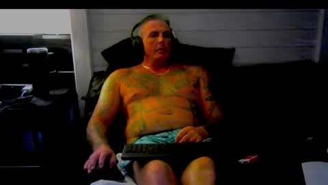 Snapshot of solodolo2020 chatting on August 1, 5:18 am I love watching beautiful women play with themselves online show from August 1, 5:18 am