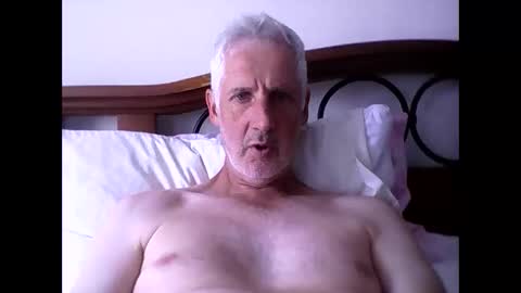 Snapshot of soloman1969 chatting on December 18, 3:56 am Soloman online show from December 18, 3:56 am