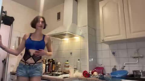 Tayla online show from March 8, 6:01 pm