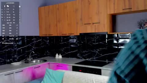 Snapshot of sommerbadders chatting on February 21, 1:28 am Marie online show from February 21, 1:28 am