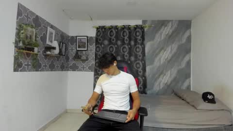 son_hades online show from April 9, 3:39 am