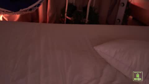 Snapshot of sonalegend_ chatting on October 9, 6:50 pm My name isSonya  online show from October 9, 6:50 pm